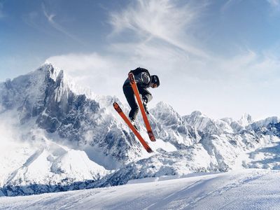 Skier wearing snow goggles on the slopes