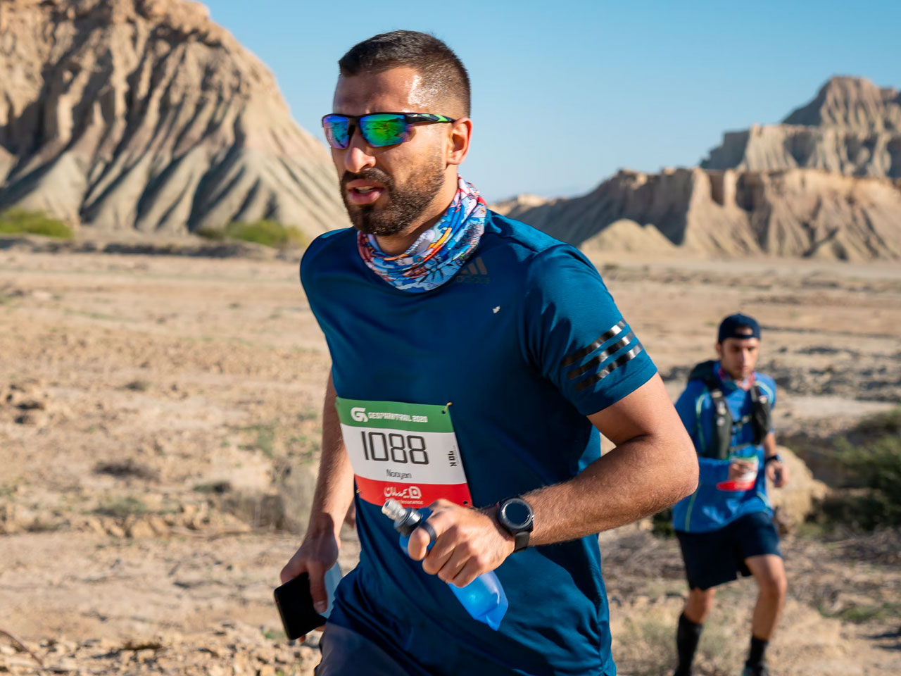 Runner wearing the best running sunglasses