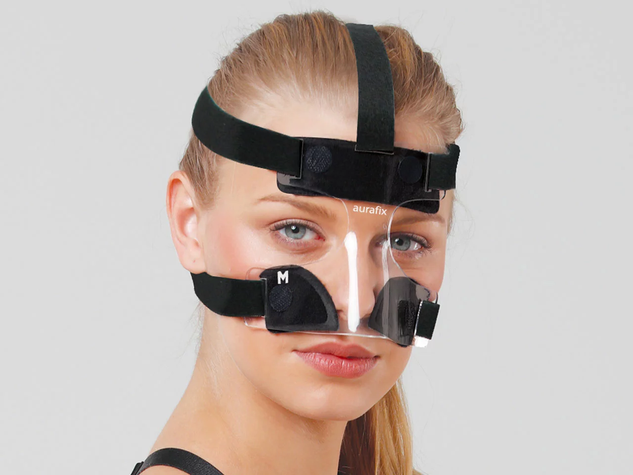 Woman Wearing Aurafix Basketball Facemask